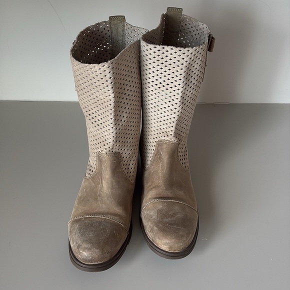 Sorel Major Pull On Perforated Leather & Suede Boots Size 11 - Picture 7 of 11